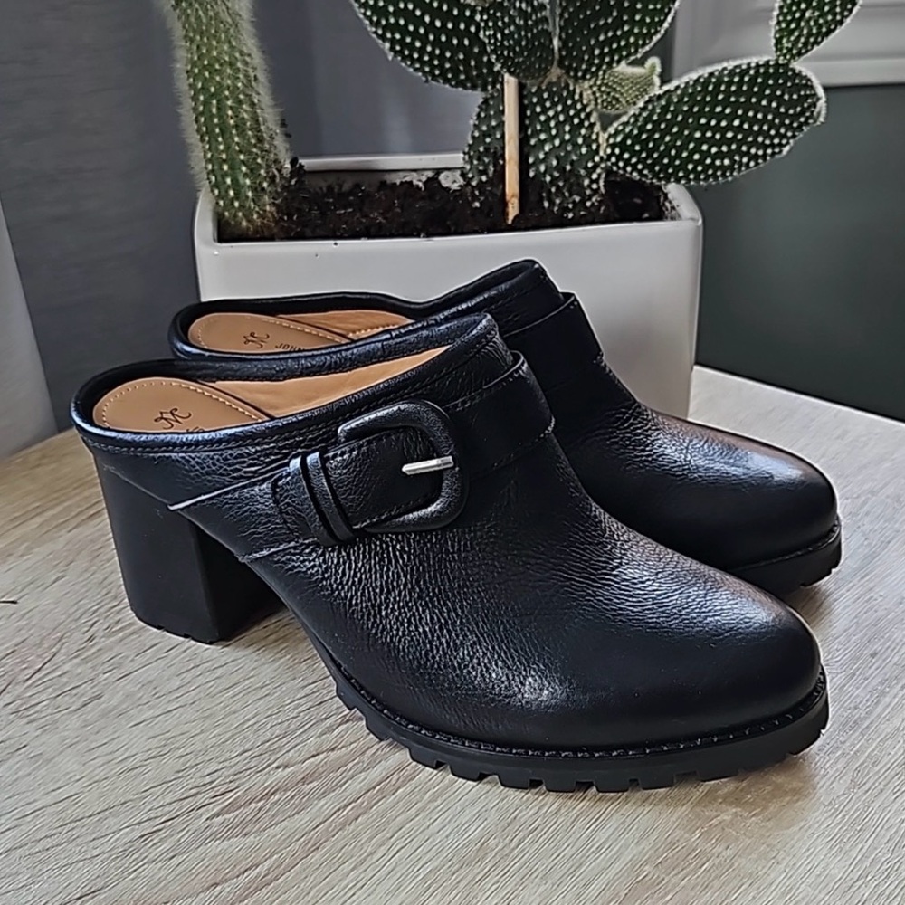 Johnson and Murphy Vivica Lug Sole Clogs